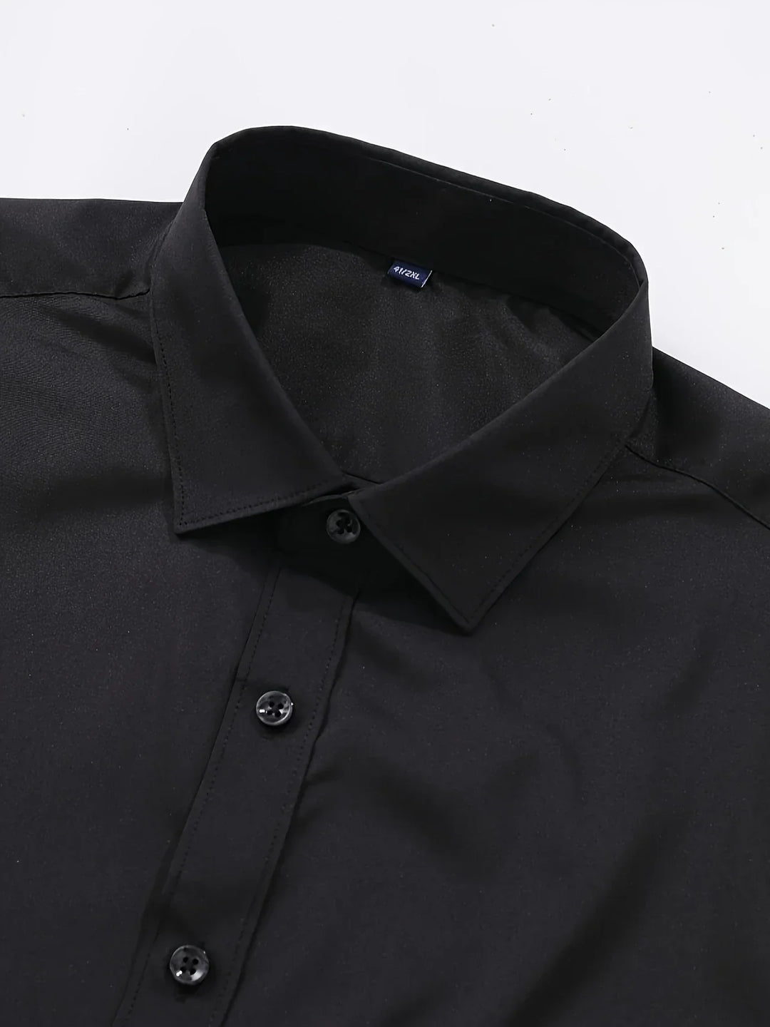Chemise élégante à manches longues avec boutons
