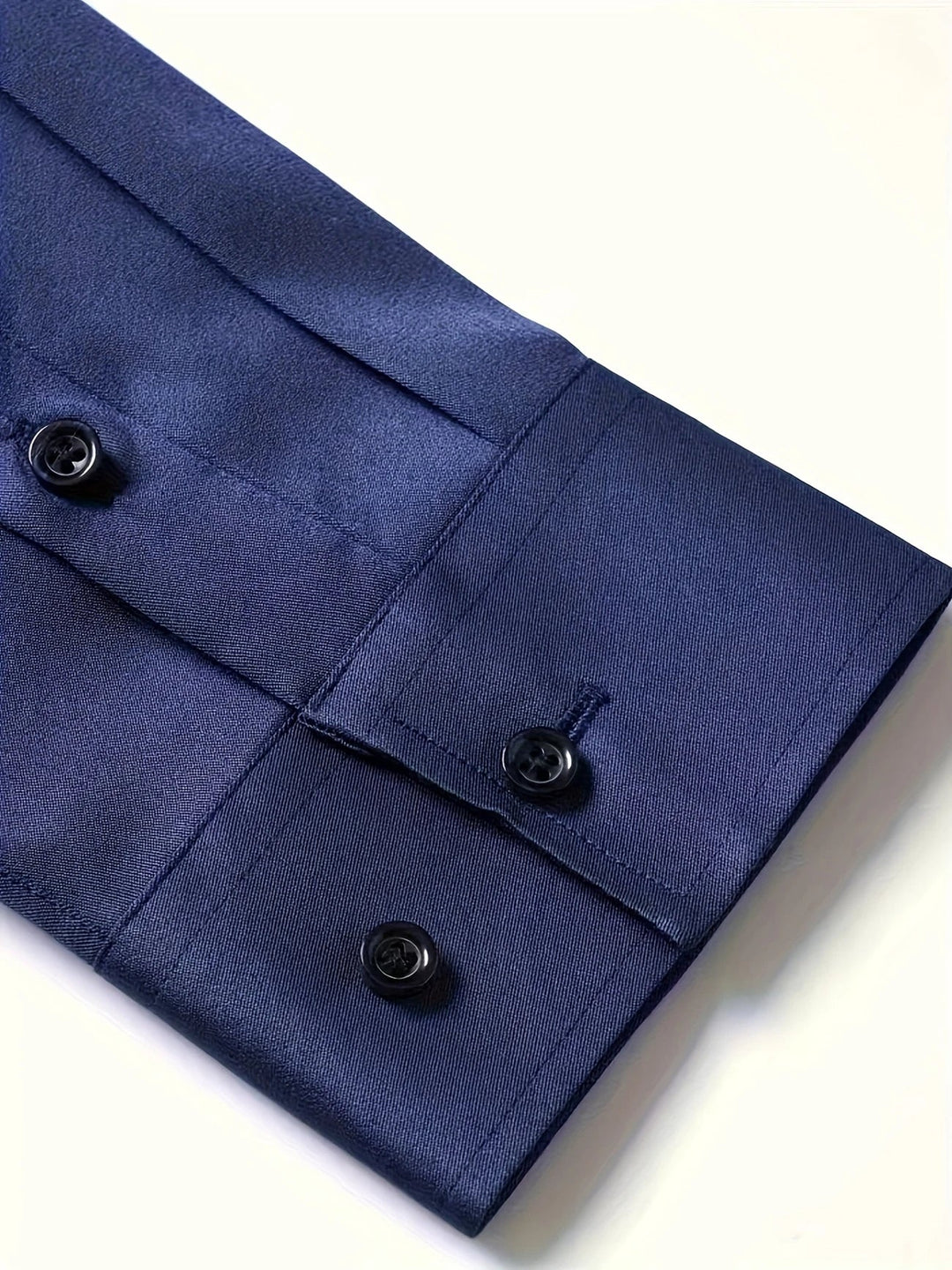 Chemise élégante à manches longues avec boutons