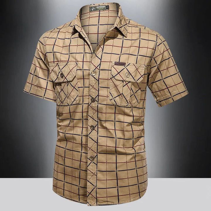 Chemise élégante à manches courtes à carreaux