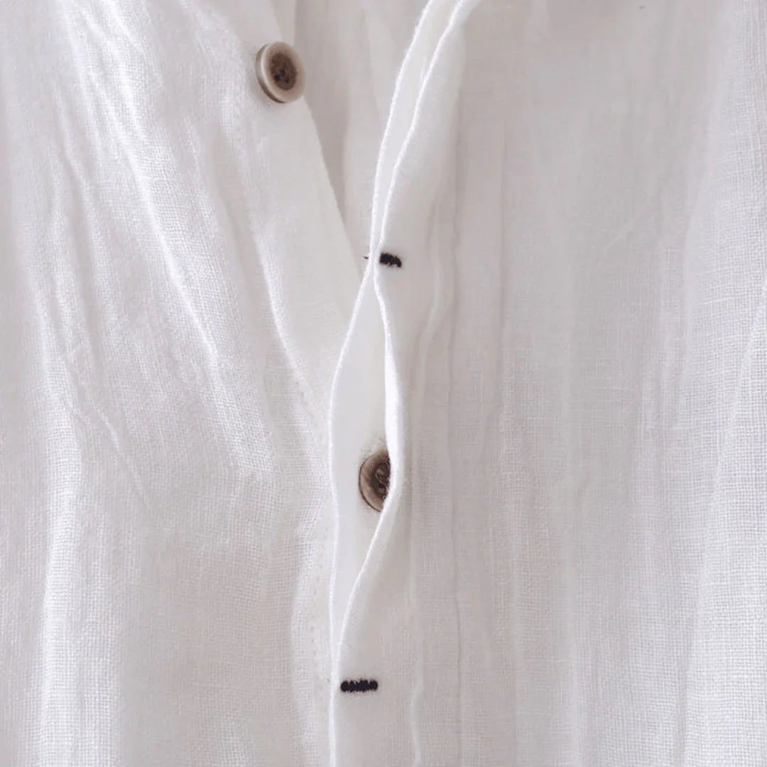 Chemise élégante à manches courtes avec boutons