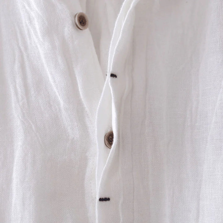 Chemise élégante à manches courtes avec boutons
